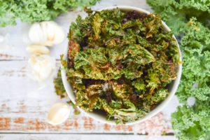 Read more about the article Crispy Garlic Kale Chips